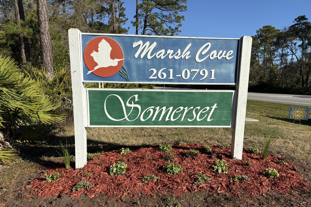 Marsh Cove Sommerset in Fernandina Beach, FL - Foto de edificio