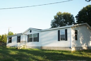 10500 21 Mile Rd in Sand Lake, MI - Building Photo