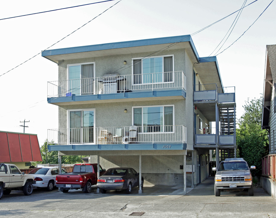 Ballard Heights in Seattle, WA - Building Photo