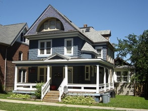 124 College Pl, Unit 1 in Ypsilanti, MI - Building Photo - Building Photo