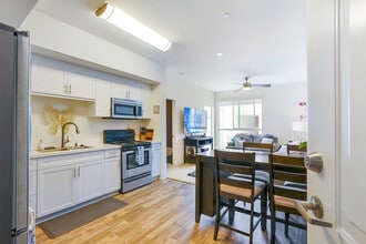 12655 Bluff Creek Dr, Unit 403 in Los Angeles, CA - Building Photo - Building Photo