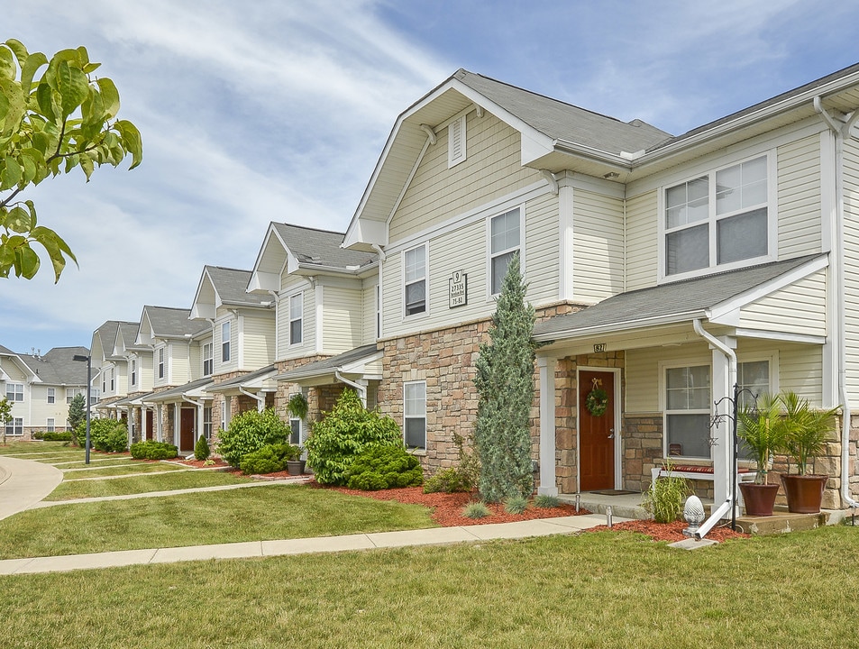 Preston Pointe at Brownstown in Brownstown, MI - Building Photo