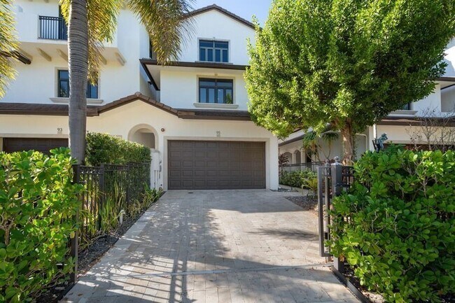 property at 95 Isle of Venice Dr