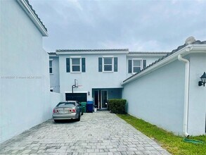 9446 SW 170th Passage in Miami, FL - Building Photo - Building Photo