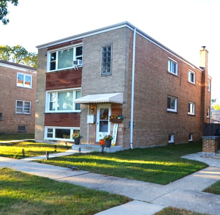 10332 Elizabeth St in Westchester, IL - Building Photo