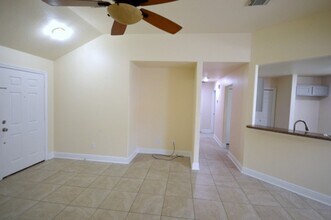 8311 Kingsbridge Meadow Dr in Houston, TX - Building Photo - Building Photo