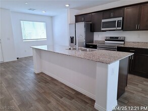 2852 Atomic Tangerine Wy in Las Vegas, NV - Building Photo - Building Photo