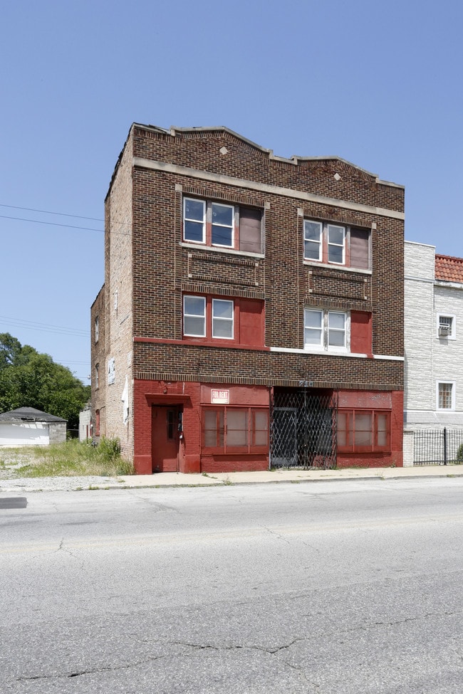 710 W 11th Ave
