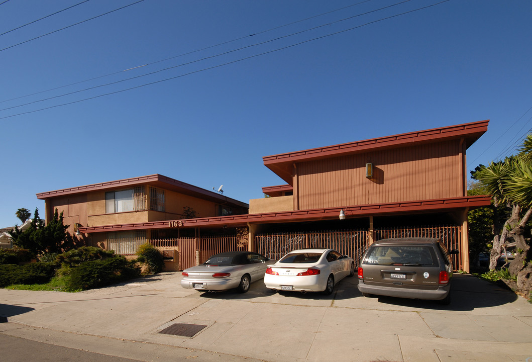 1163 Sanborn Ave in Los Angeles, CA - Building Photo