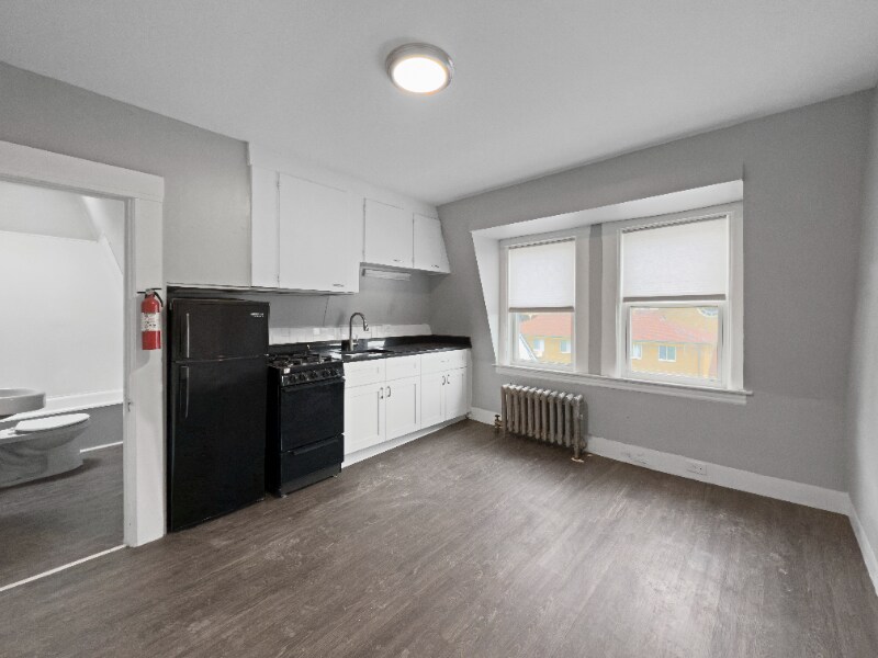 160 Orange St in Manchester, NH - Building Photo