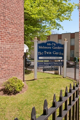 The Twin Garden in East Orange, NJ - Foto de edificio - Building Photo