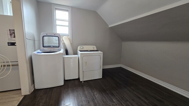 422 Cannon St E in Hamilton, ON - Building Photo - Building Photo