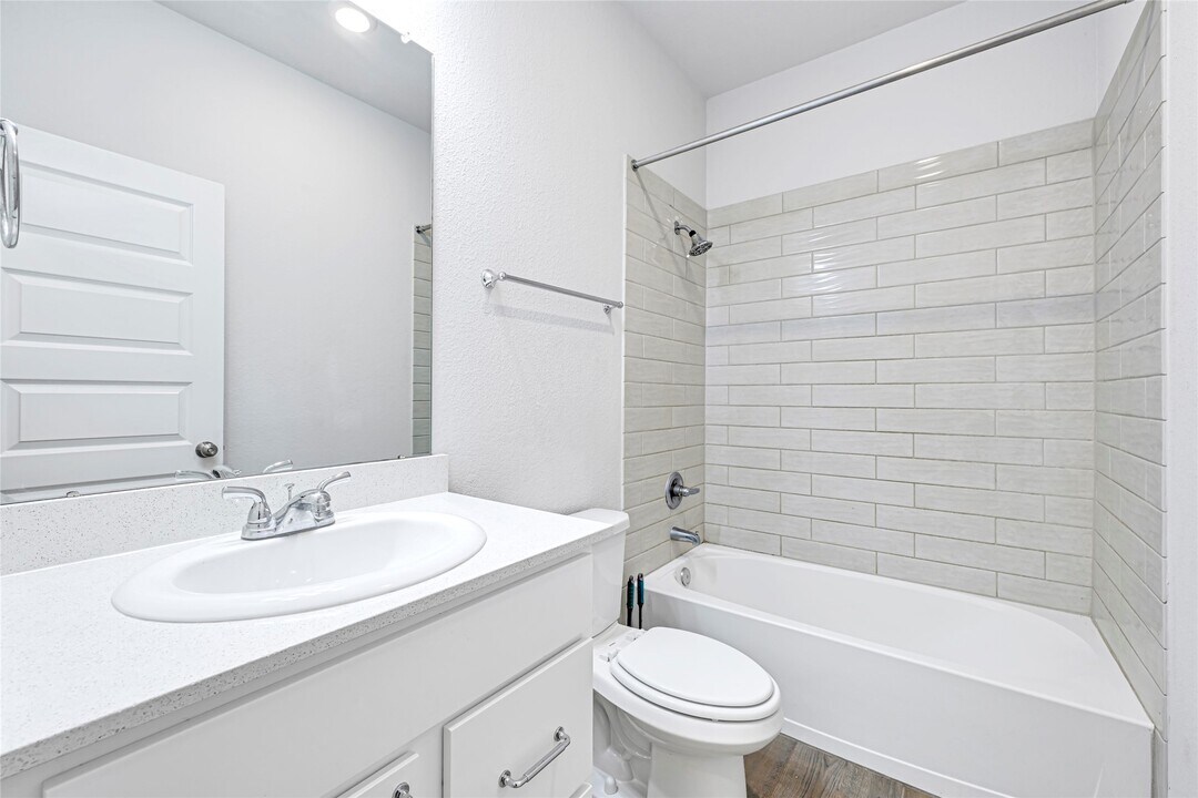 9339 Galloway Wds Trl in The Woodlands, TX - Building Photo