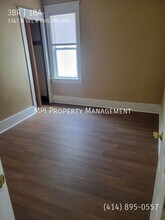 3347 N Vel R. Phillips Ave in Milwaukee, WI - Foto de edificio - Building Photo