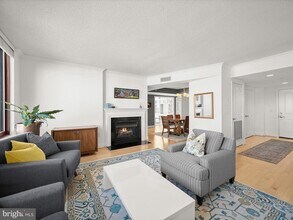 1205 N Garfield St in Arlington, VA - Building Photo - Building Photo