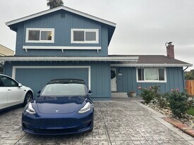48346 Cottonwood St in Fremont, CA - Building Photo