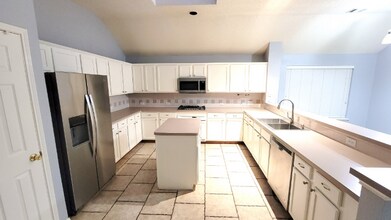 2820 Golden Meadow Ave in Mesquite, TX - Building Photo - Building Photo