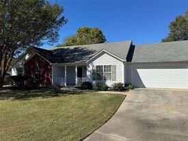 1672 Walters Park Ct in Loganville, GA - Building Photo