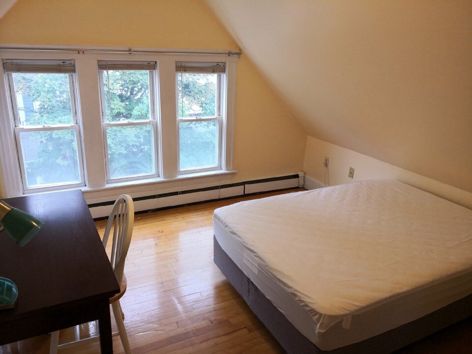 17 Wadsworth St in Boston, MA - Building Photo