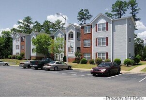 259 Waterdown Dr in Fayetteville, NC - Building Photo