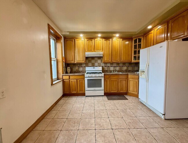 60-27 56th Rd in Queens, NY - Building Photo - Building Photo
