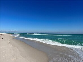 6423 Collins Ave in Miami, FL - Building Photo - Building Photo