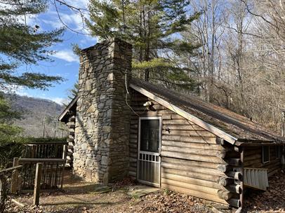 101 Buffalo Trail in Asheville, NC - Building Photo