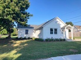 18 Fairfield Ave in Tiffin, OH - Building Photo