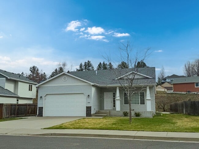 property at 1102 Golden Hills Dr