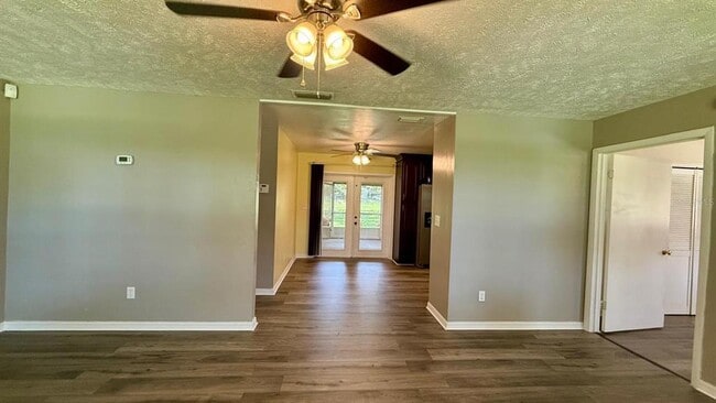 1102 Myrtle Rd in Valrico, FL - Building Photo - Building Photo