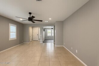 20546 W Park Meadows Dr in Buckeye, AZ - Building Photo - Building Photo