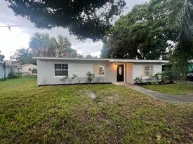 734 Bonnie Cir in Melbourne, FL - Building Photo