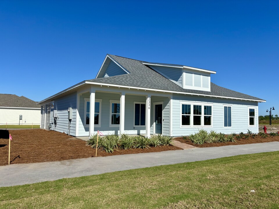 2336 Discovery Loop in Panama City, FL - Building Photo