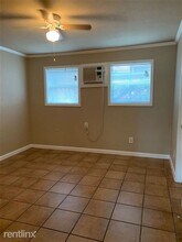 3045 Golfcrest Blvd in Houston, TX - Foto de edificio - Building Photo