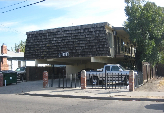 1414 E Oak St in Stockton, CA - Building Photo