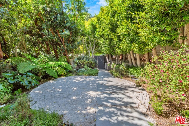 1542 Marmont Ave in Los Angeles, CA - Building Photo - Building Photo