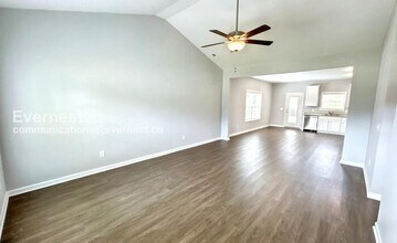 1025 Echo Rdg Rd in Columbia, TN - Foto de edificio - Building Photo