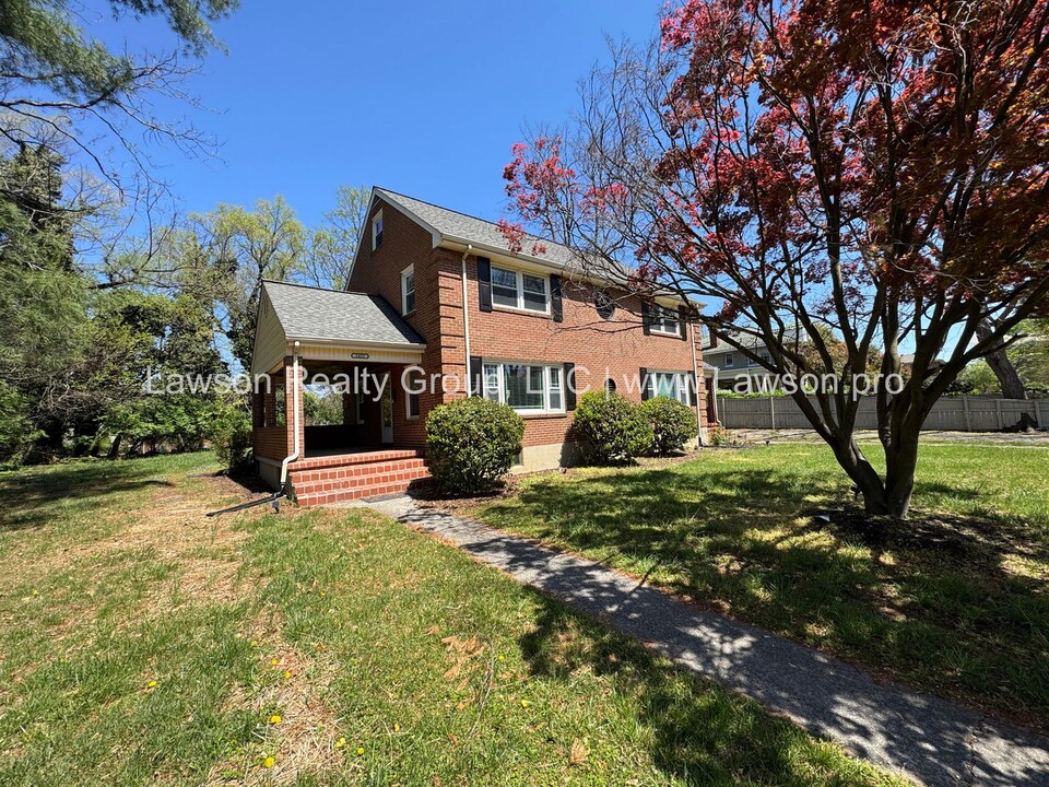 2423 Maiden Ln SW in Roanoke, VA - Building Photo