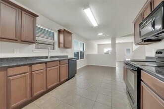2133 Meadow View Dr in Princeton, TX - Building Photo - Building Photo