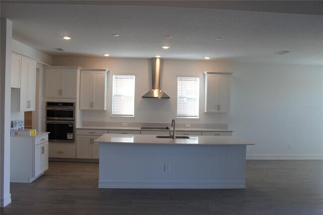 18562 Serene Lk Lp in Lutz, FL - Building Photo - Building Photo