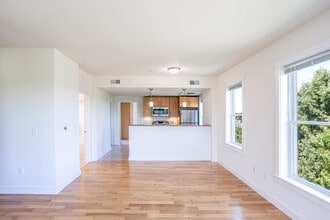 Park87 Apartments in Cambridge, MA - Building Photo - Interior Photo