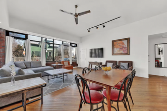 3456 N Damen Ave, Unit 1 in Chicago, IL - Building Photo - Building Photo