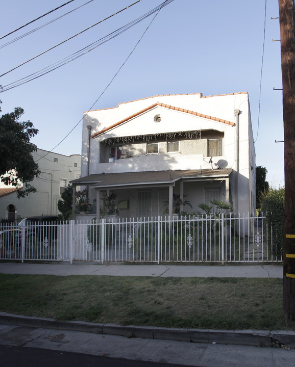 611-613 1/2 N Commonwealth Ave in Los Angeles, CA - Building Photo