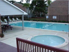 Parsonage Point Apartments in Charleston, SC - Building Photo - Building Photo