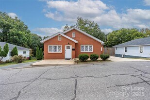 387 Woodlawn Ave in Cramerton, NC - Building Photo