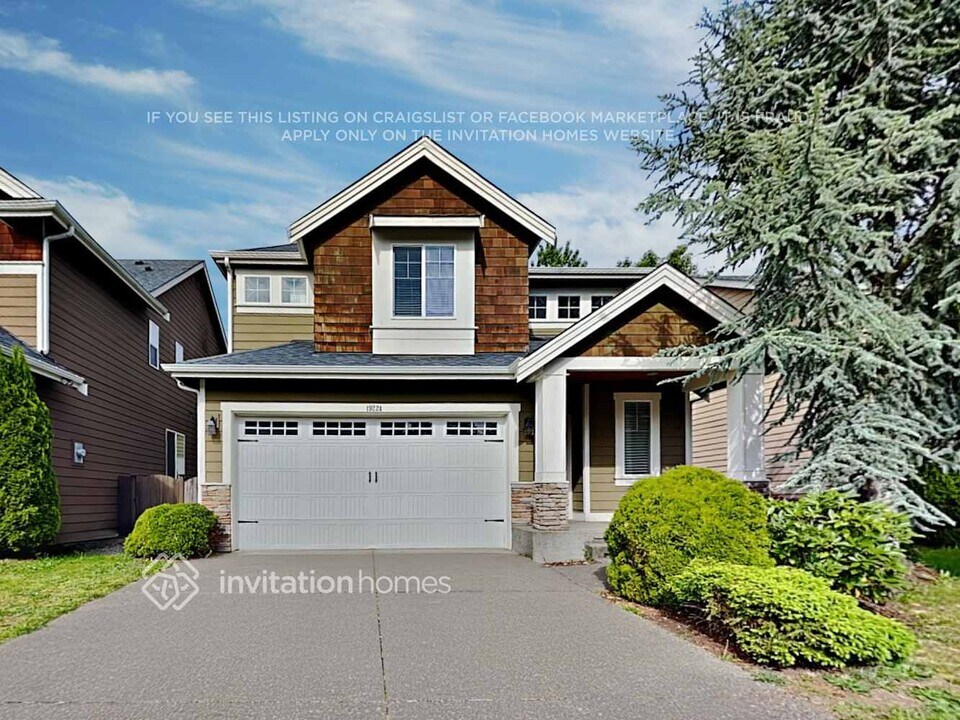 19224 91st Ave E in Graham, WA - Foto de edificio