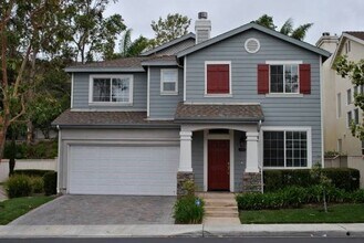 2904 W Canyon Ave. in San Diego, CA - Foto de edificio - Building Photo
