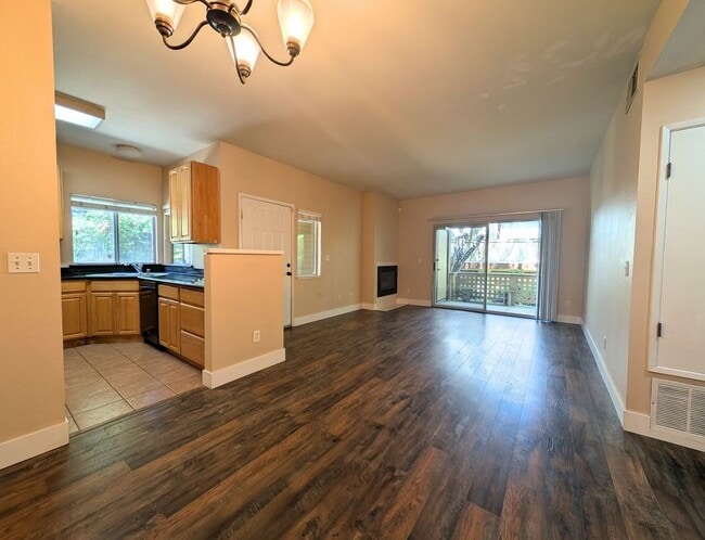 141 Tuscany Ct in Hercules, CA - Building Photo - Building Photo