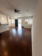 16673 Viewpoint Ln in Huntington Beach, CA - Building Photo - Building Photo