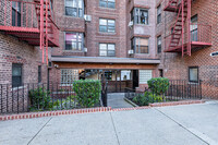 Northridge Section III in East Elmhurst, NY - Building Photo - Building Photo